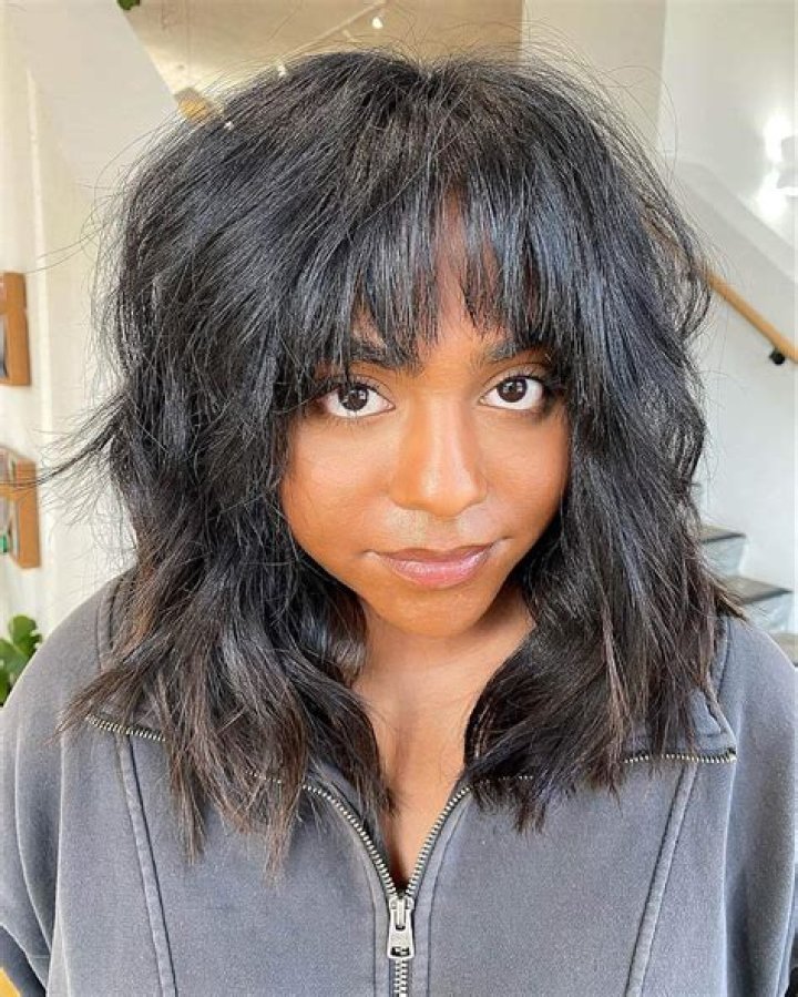 Stylish Medium-Length Hairstyles For Black Women